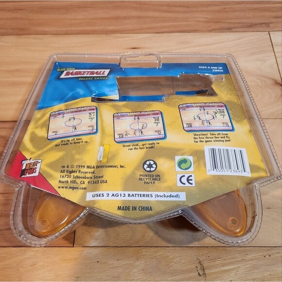 Vintage 1999 Slam Dunk Handheld Basketball Game In Package - Picture 2 of 2